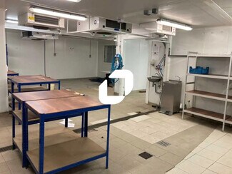 Plus de détails pour Local d'activités à louer