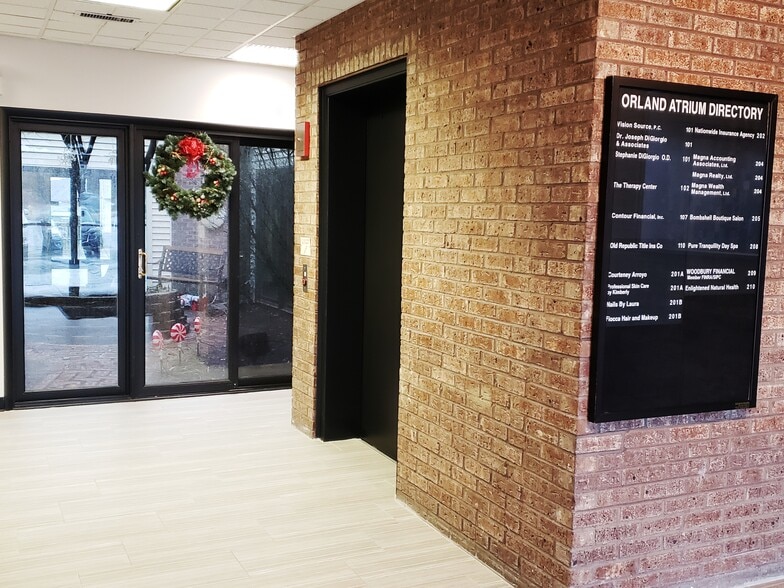 9031 W 151st St, Orland Park, IL for lease - Building Photo - Image 3 of 10