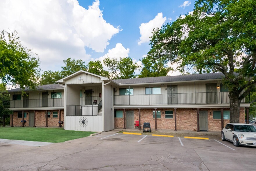 1003 S Houston St, Kaufman, TX à vendre - Photo principale - Image 1 de 1