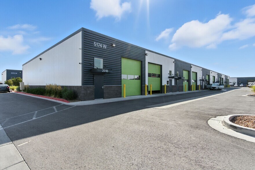 5170-5176 W Liberator Dr, Kearns, UT à louer - Photo du bâtiment - Image 1 de 33