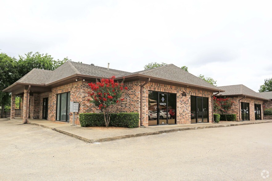 206 Elm St, Lewisville, TX à vendre - Photo du bâtiment - Image 2 de 7