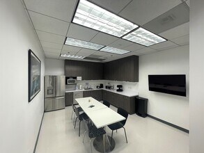 1880 Century Park E, Los Angeles, CA à louer Photo intérieure- Image 1 de 4