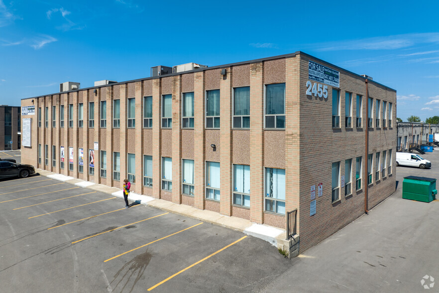 2455 Cawthra Rd, Mississauga, ON for lease - Building Photo - Image 2 of 4