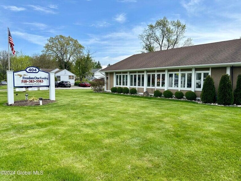 404 Troy Schenectady Rd, Latham, NY à louer - Photo du bâtiment - Image 2 de 36
