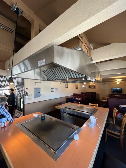 41025 Big Bear Blvd, Big Bear Lake, CA à vendre - Photo intérieure - Image 2 de 8