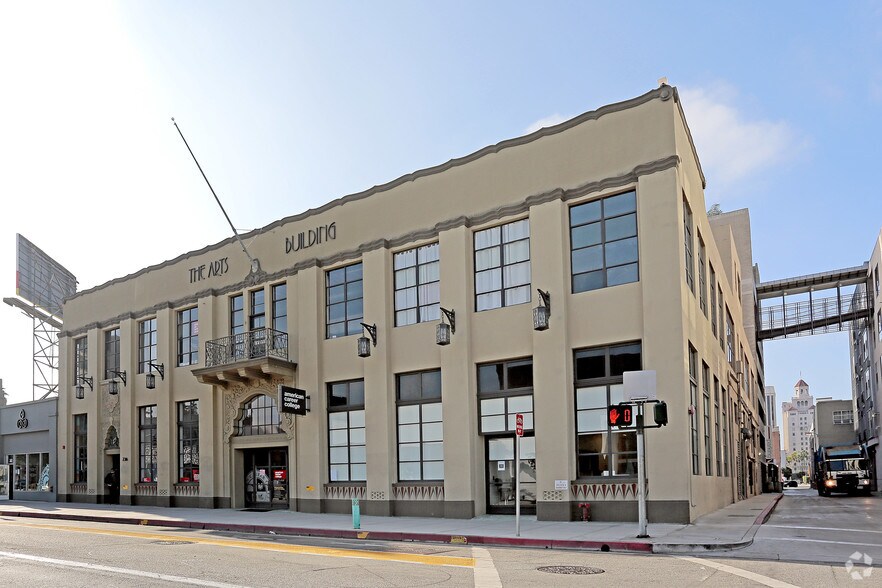 230-236 E 3rd St, Long Beach, CA à louer - Photo du bâtiment - Image 3 de 7