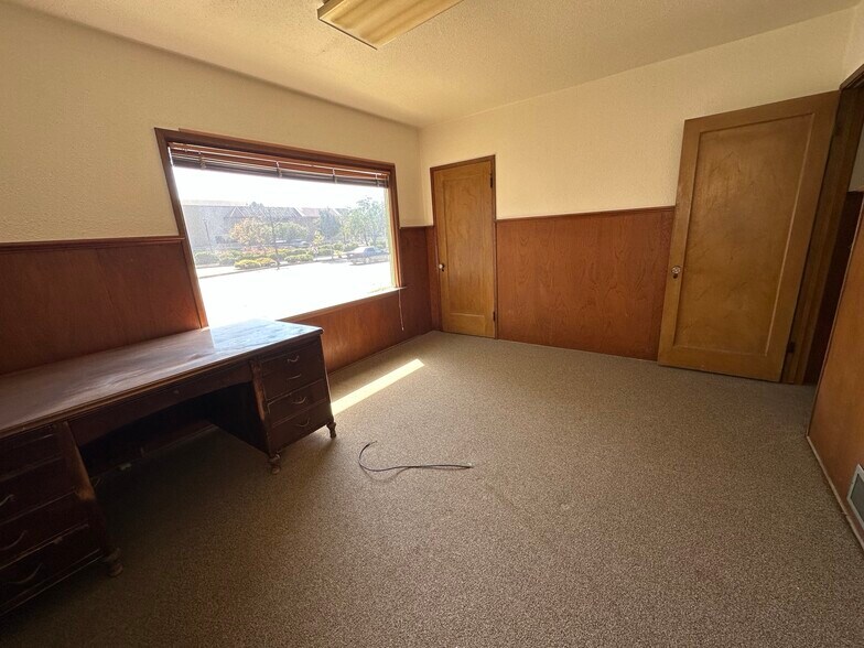 301 E Main St, Santa Maria, CA à vendre - Photo du bâtiment - Image 2 de 6