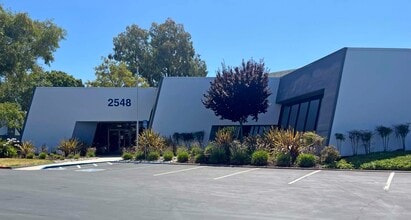 2450 Zanker Rd, San Jose, CA à louer Photo du bâtiment- Image 1 de 3