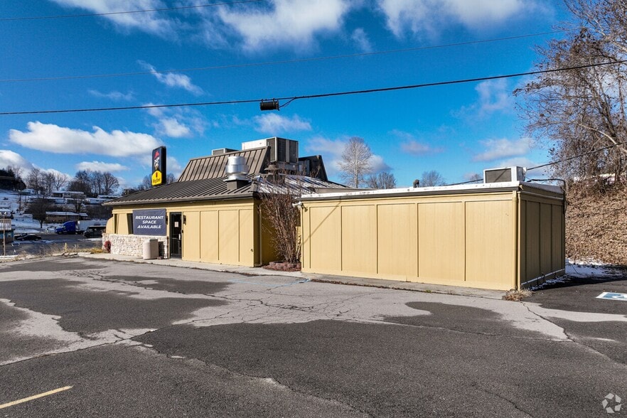 27 Miners Dr, Castlewood, VA for lease - Building Photo - Image 2 of 11