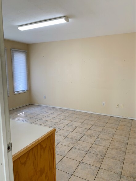 1775 W US Highway 77, San Benito, TX for lease - Interior Photo - Image 3 of 15