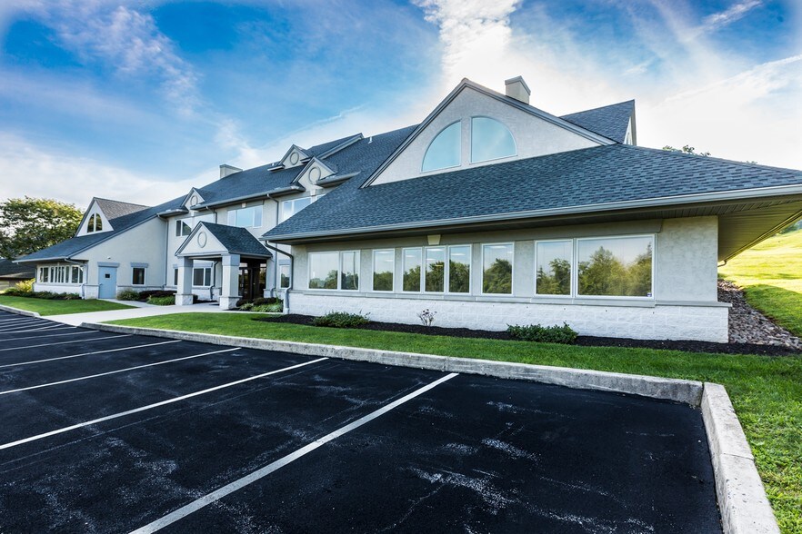 941 Pottstown Pike, Chester Springs, PA à louer - Photo du bâtiment - Image 1 de 4