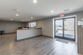 52 Emerson Cir, Rossville, GA for lease Interior Photo- Image 1 of 6