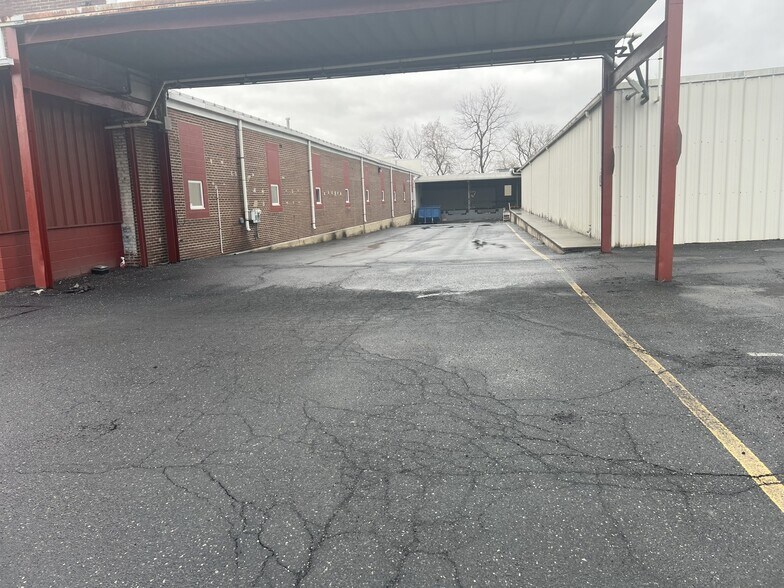 550 S Green St, Nazareth, PA for lease - Building Photo - Image 3 of 5