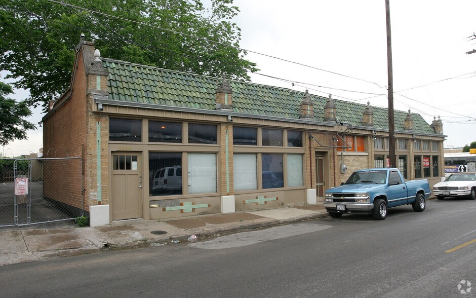 4302 Elm St S, Dallas, TX à vendre - Photo du bâtiment - Image 2 de 11