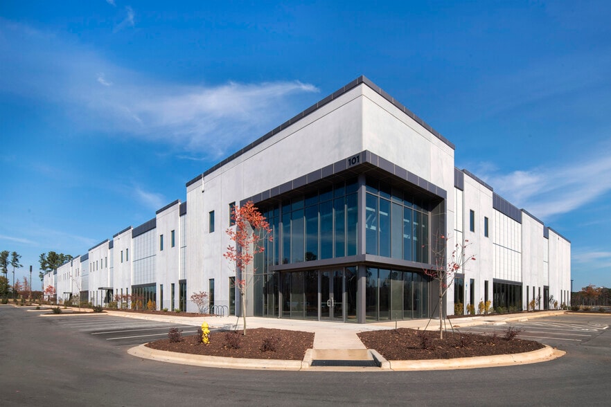 11651 Holly Springs New Hill Rd, Holly Springs, NC for lease - Building Photo - Image 2 of 10