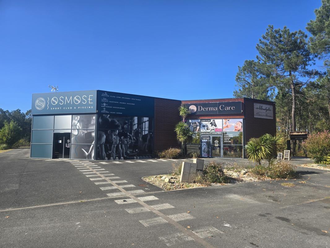Retail in Le Pian-Médoc for sale Building Photo- Image 1 of 3