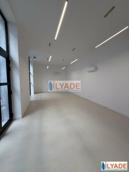 5 Rue Saint Jacques, Marseille à louer - Photo du bâtiment - Image 1 de 7