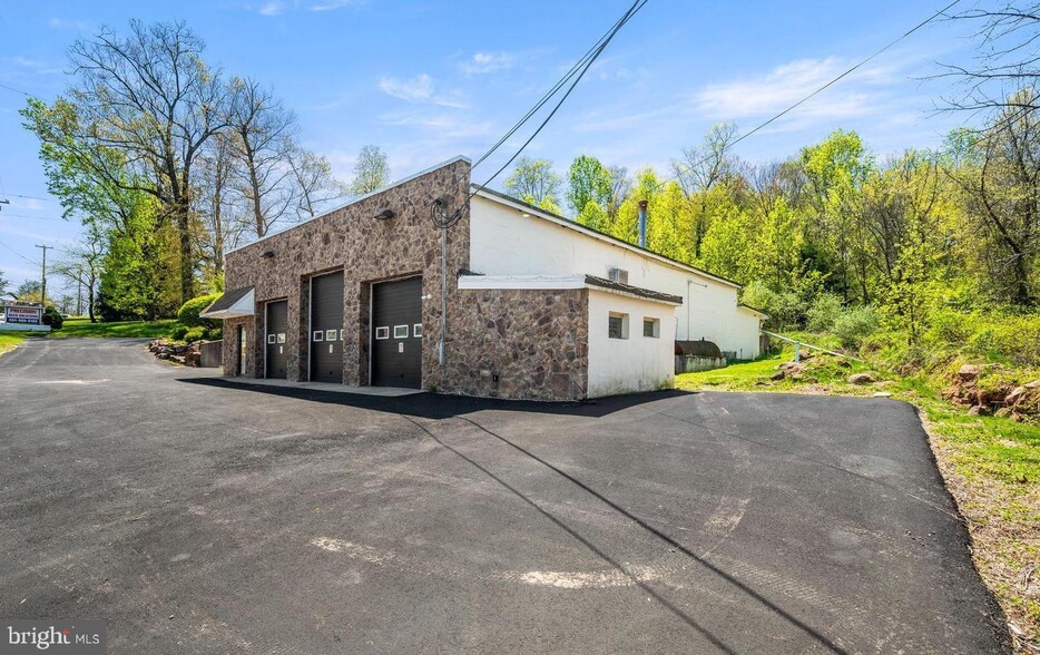 1851 Pottstown Pike, Pottstown, PA à vendre - Photo du bâtiment - Image 2 de 29