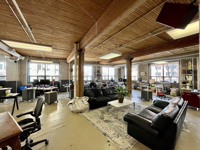 116 Spadina Ave, Toronto, ON à louer - Photo intérieure - Image 3 de 27