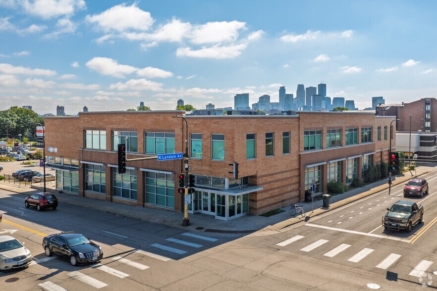 627 W Broadway Ave, Minneapolis, MN for lease - Building Photo - Image 3 of 5