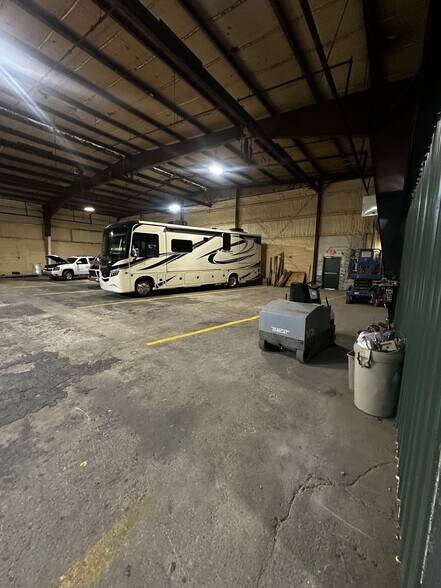 600 Albert Rd, Brookville, OH à louer - Photo du bâtiment - Image 3 de 3