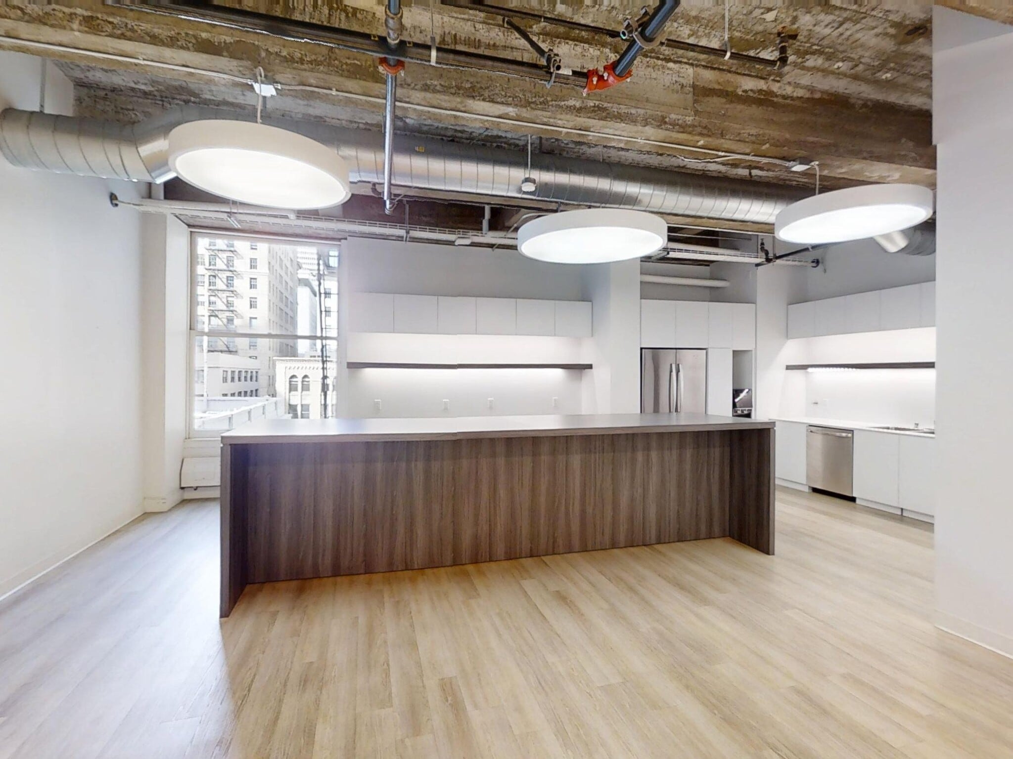 220 Montgomery St, San Francisco, CA à louer Photo intérieure- Image 1 de 3