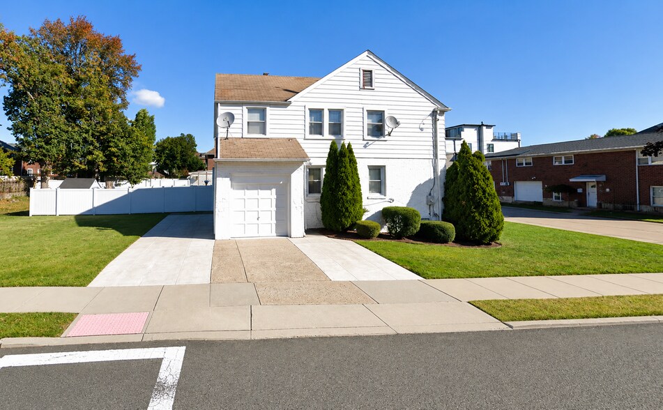 501 Highridge Ave, Cliffside Park, NJ à vendre - Photo du bâtiment - Image 3 de 9