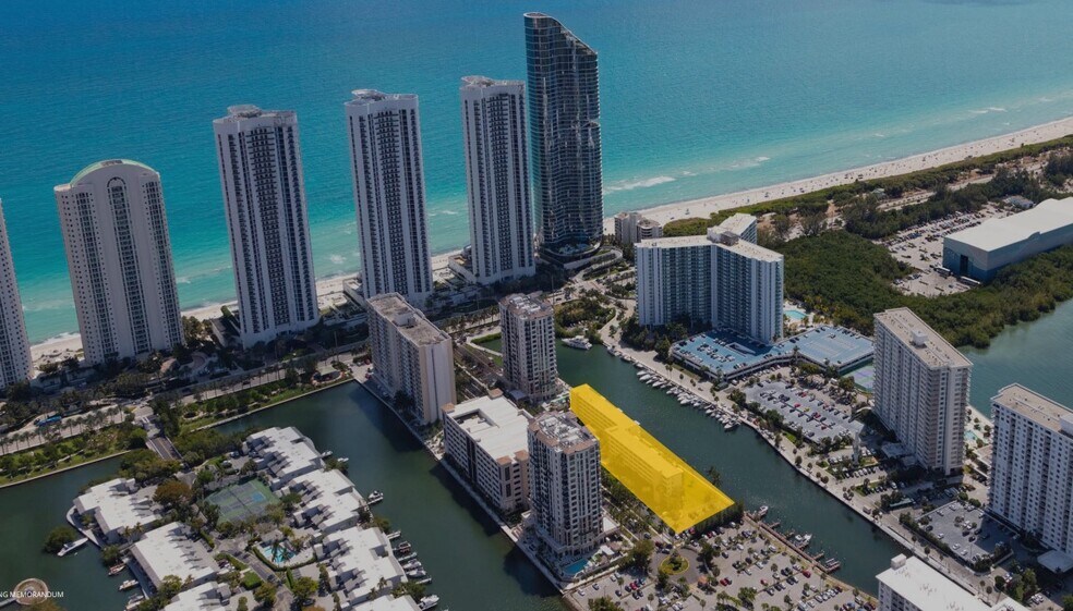 220 Kings Point Dr, Sunny Isles Beach, FL à vendre - Photo du bâtiment - Image 3 de 10