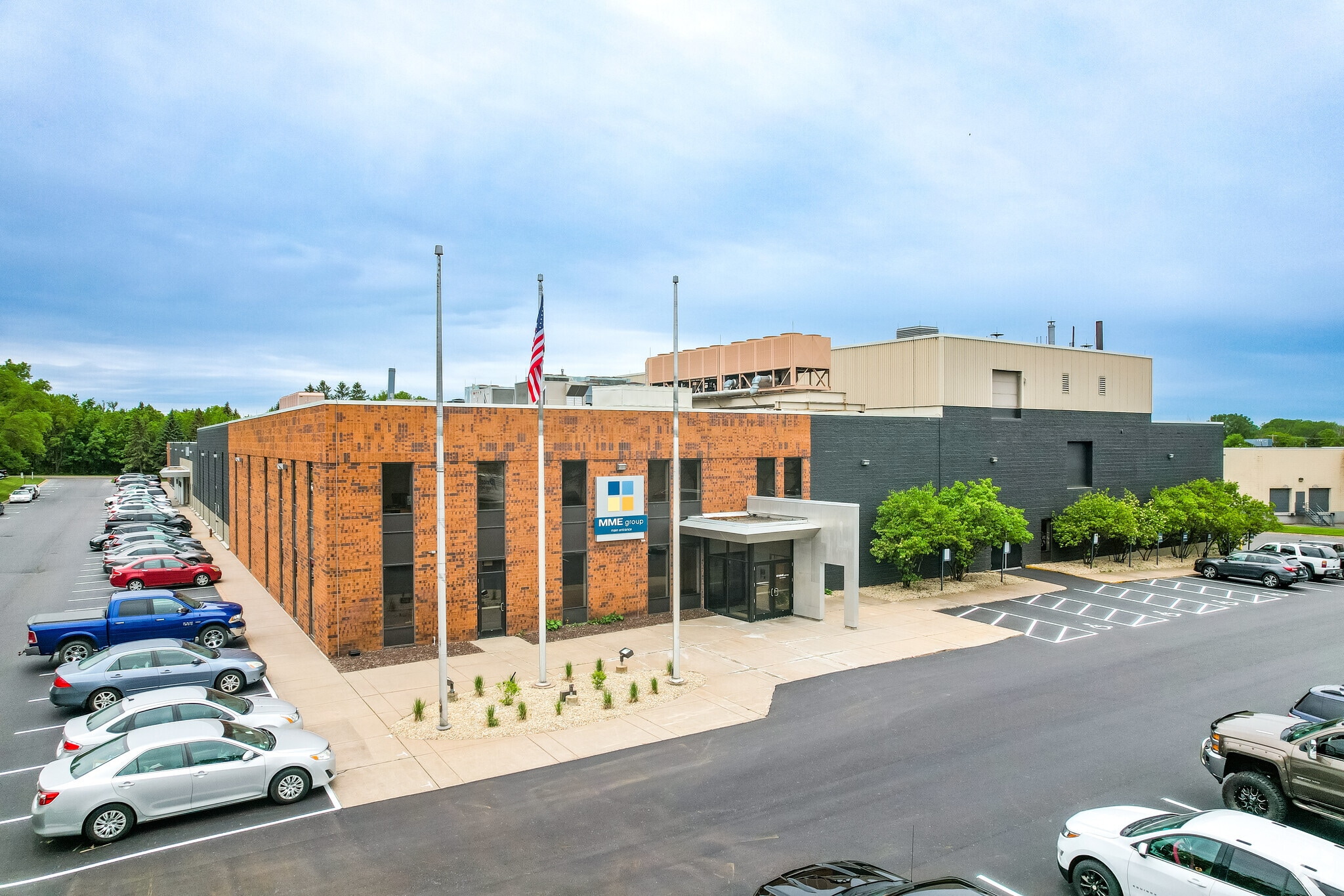 1185 Willow Lake Blvd, Vadnais Heights, MN for lease Primary Photo- Image 1 of 8