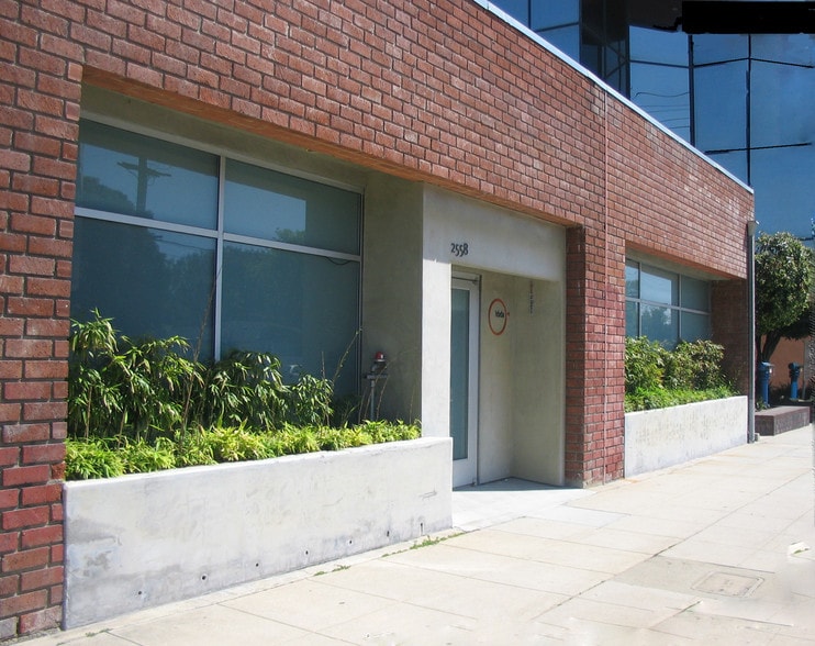 2558 Overland Ave, Los Angeles, CA for lease - Building Photo - Image 1 of 25
