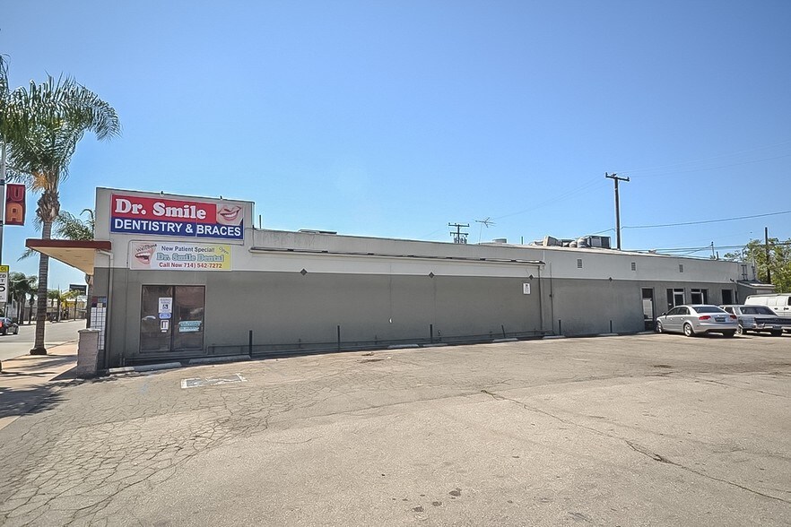 1306 S Main St, Santa Ana, CA for lease - Building Photo - Image 2 of 18