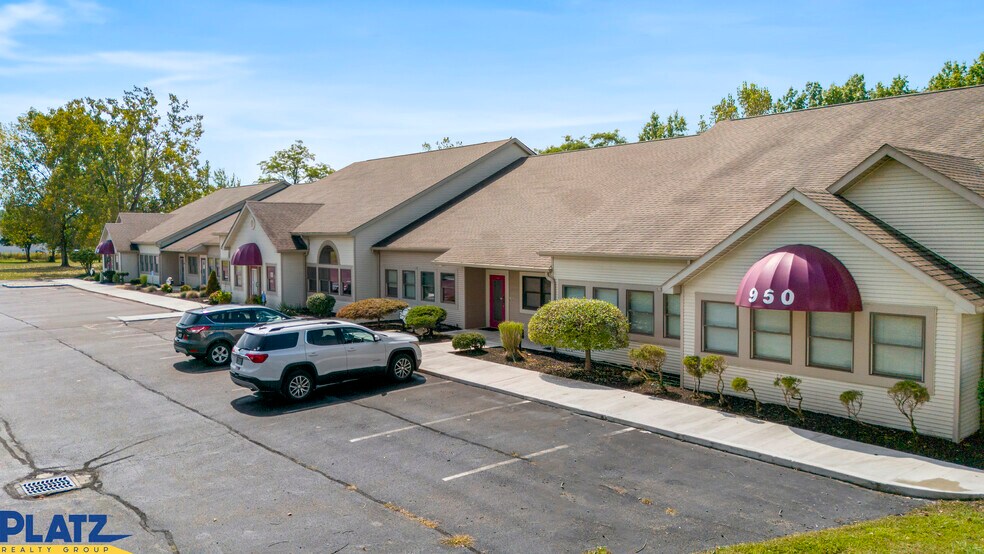 950 Youngstown Warren Rd, Niles, OH à louer - Photo du bâtiment - Image 1 de 12