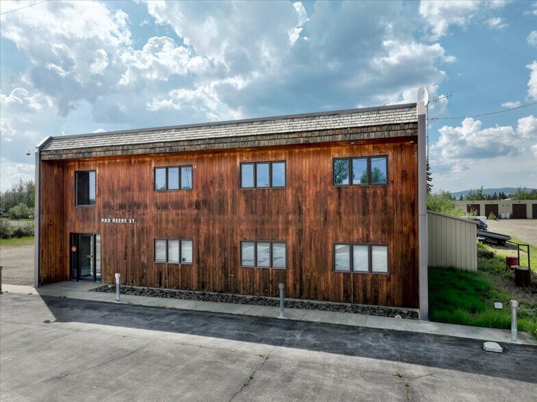 980 Deere St, Fairbanks, AK à vendre - Photo du bâtiment - Image 2 de 48