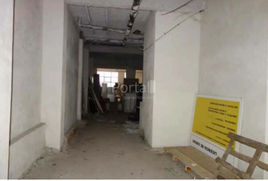 Commerce de détail dans León, León à vendre - Photo du bâtiment - Image 2 de 5