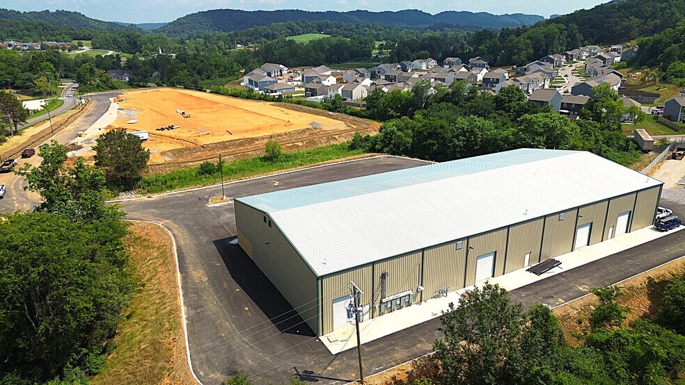 3030 Amherst Rd, Knoxville, TN à louer - Photo du bâtiment - Image 2 de 8