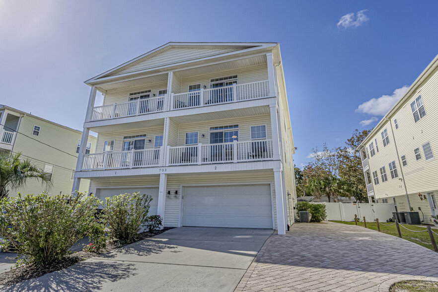 703 37th Ave S, North Myrtle Beach, SC à vendre - Photo du b timent - Image 1 de 40