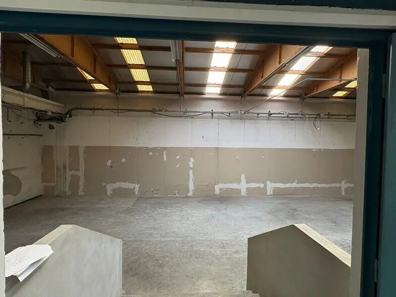 Flex in Chassieu for sale - Interior Photo - Image 3 of 14