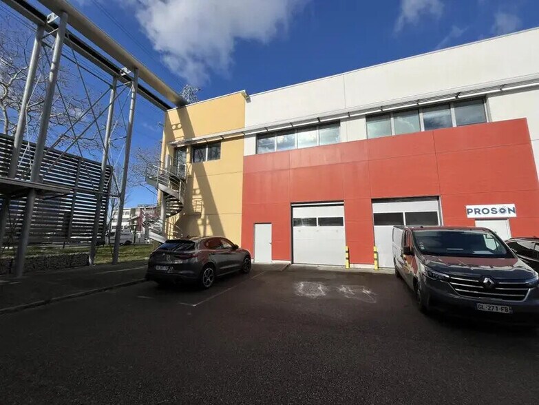 50 Rue Jean Zay, Saint-Priest for lease - Building Photo - Image 2 of 12