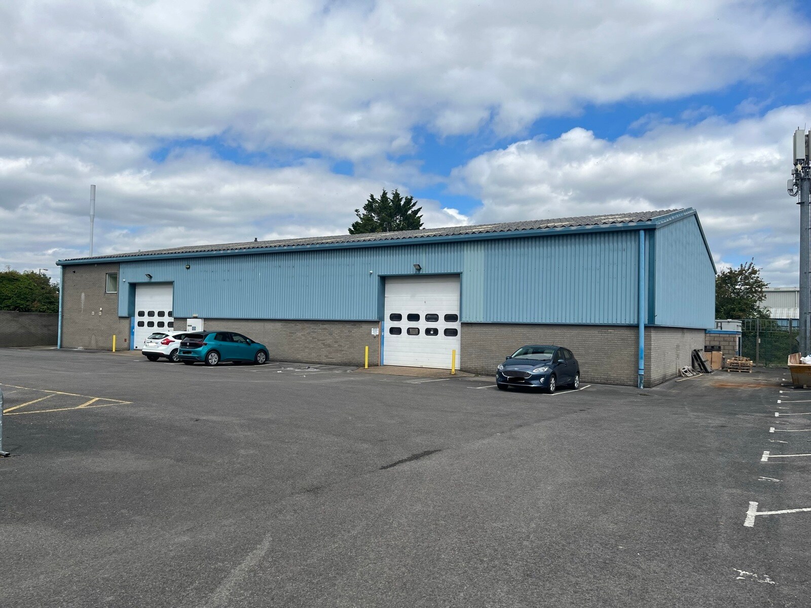 Rennie Gate, Andover for lease Building Photo- Image 1 of 4