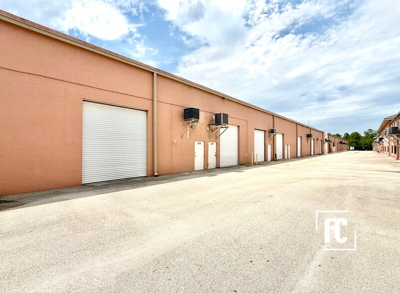 4287-4303 SW High Meadows Ave, Palm City, FL à vendre - Photo du bâtiment - Image 2 de 7