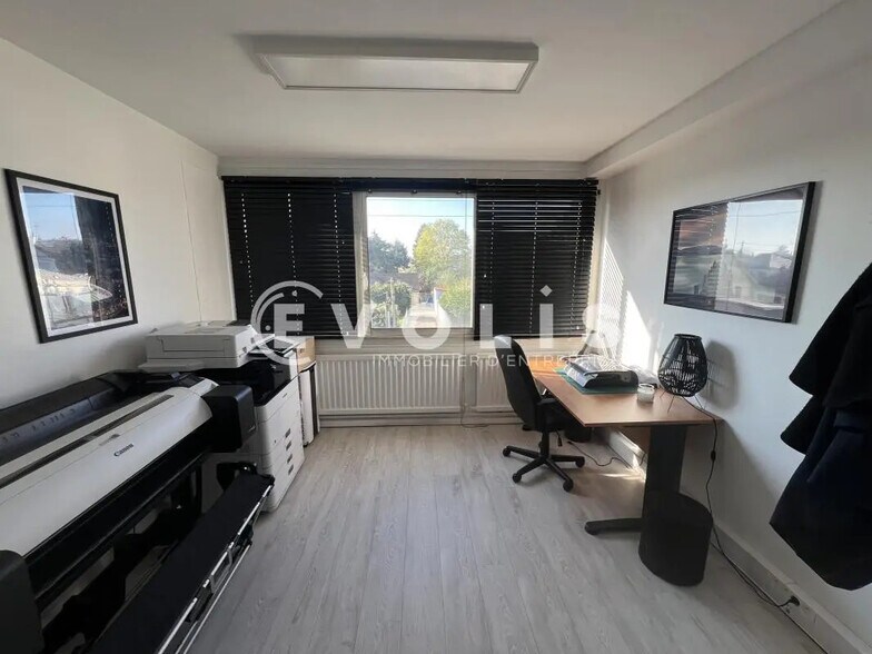 Office in Le Raincy for lease - Interior Photo - Image 3 of 11