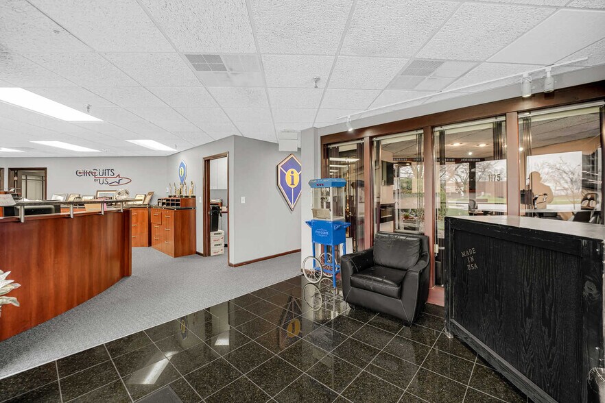 1175 Jansen Farm Ct, Elgin, IL à vendre - Photo intérieure - Image 3 de 22