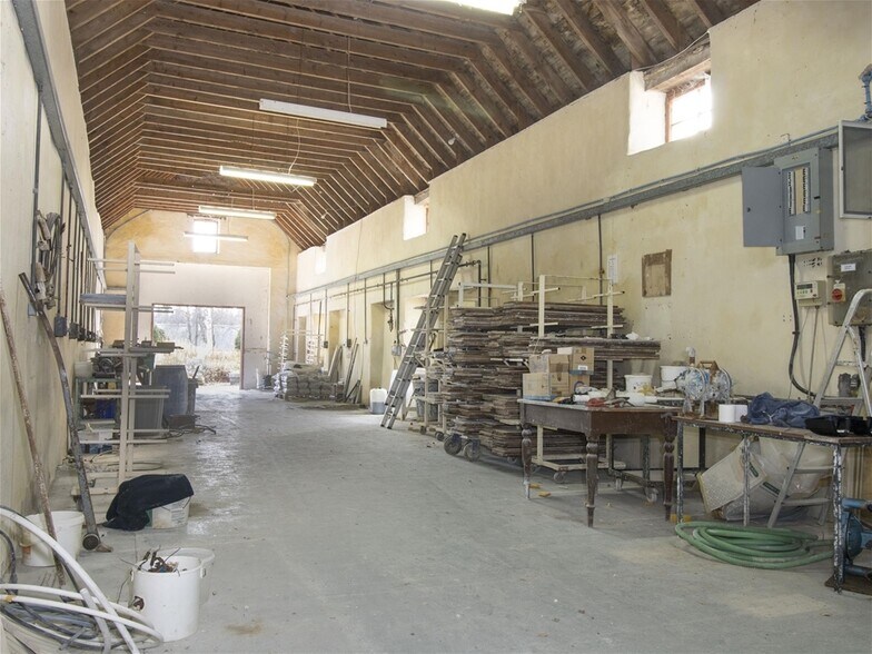 Vacant Retail Unit (Formerly The Tain Pottery), Tain à vendre - Photo du bâtiment - Image 3 de 19