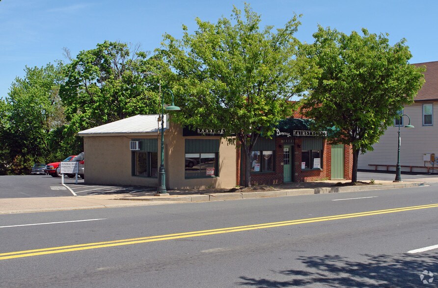 26323 Ridge Rd & 26315-26317 Ridge Rd portefeuille de 2 propriétés à vendre sur LoopNet.ca - Photo principale - Image 1 de 2