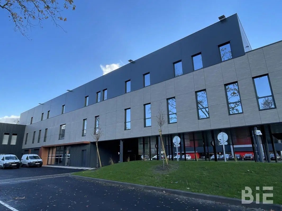 Flex in Mérignac for lease Building Photo- Image 1 of 13