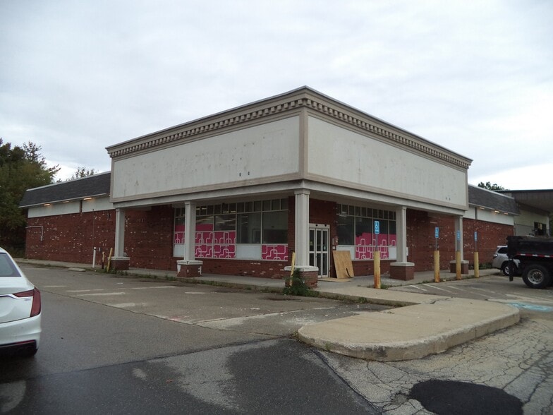 271 Mammoth Rd, Manchester, NH for lease - Building Photo - Image 1 of 4