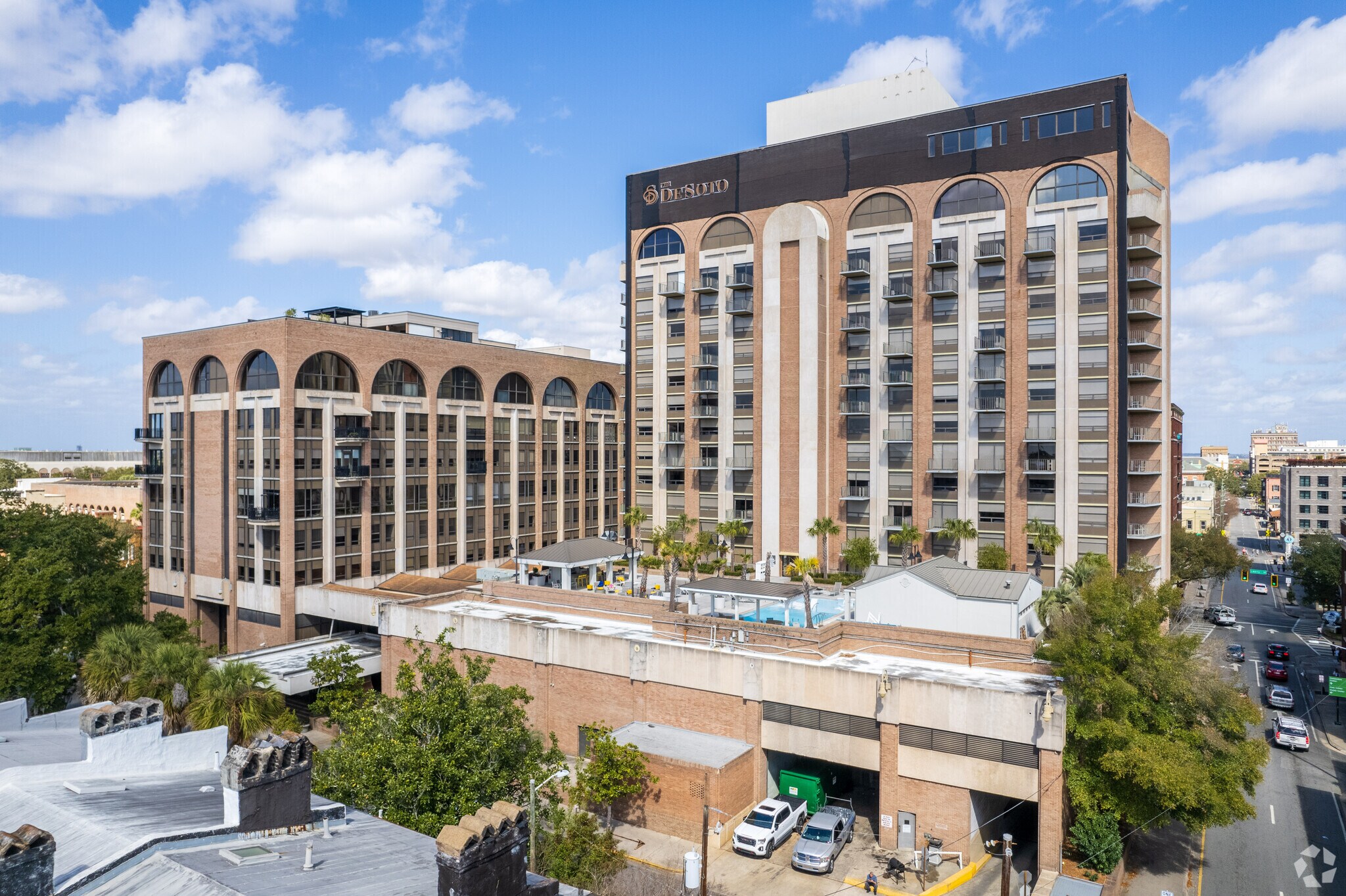 300 Bull St, Savannah, GA à louer Photo du bâtiment- Image 1 de 11