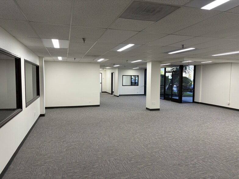 2820-2834 La Mirada Dr, Vista, CA for lease - Building Photo - Image 3 of 26