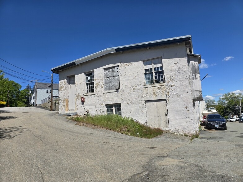 55 Greenhill St, West Warwick, RI for lease - Building Photo - Image 3 of 4