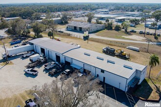 330 W Brannen Rd, Lakeland, FL à louer Photo du bâtiment- Image 1 de 16